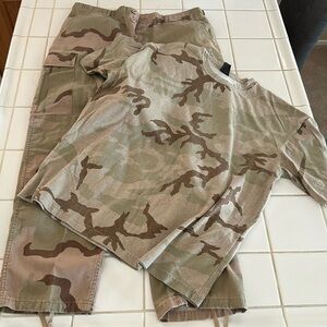 Camo hunting pants29- 32 waist 35-39 length adjustable shirt XXL outdoor wear